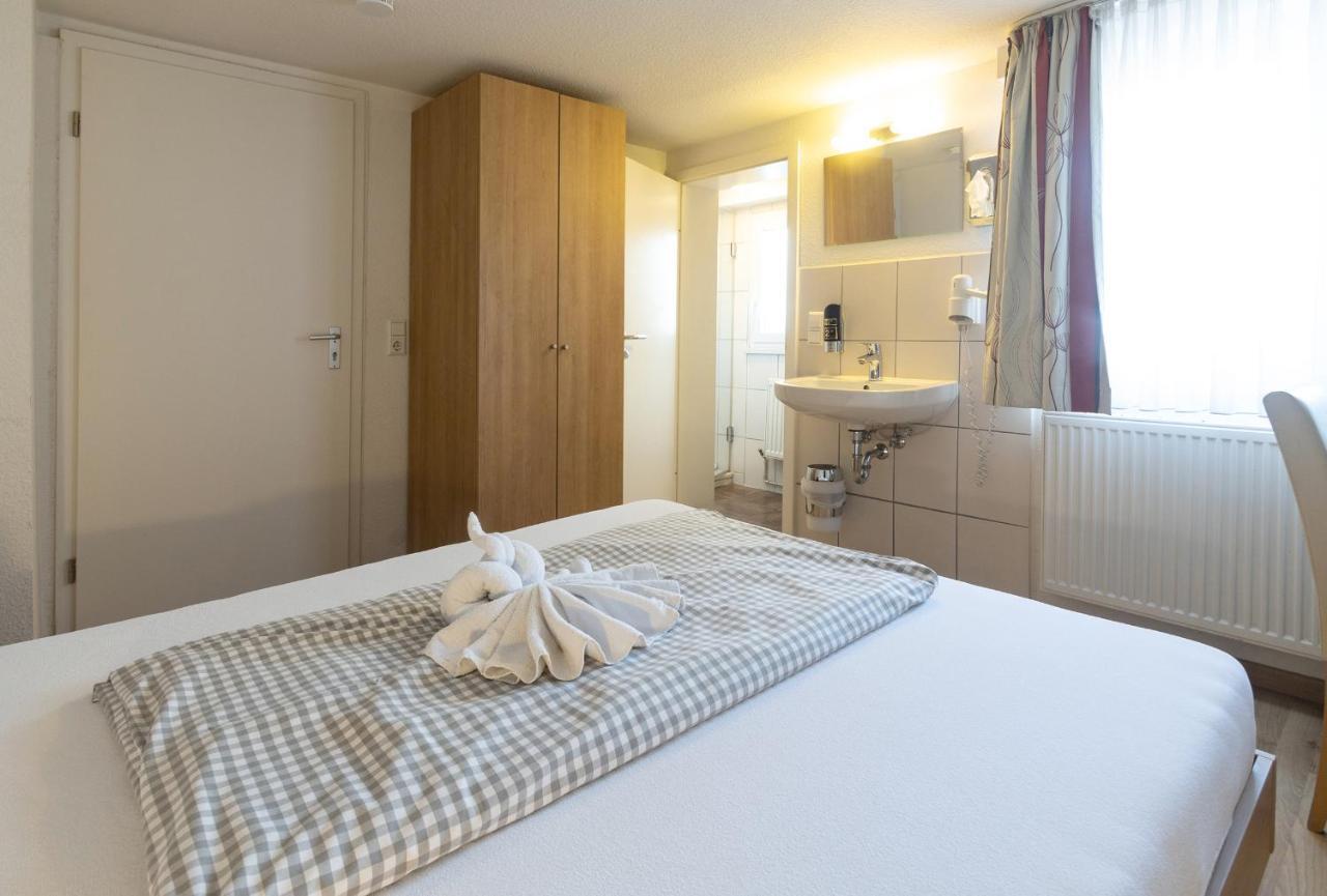Single Room,1398425687:JPEG